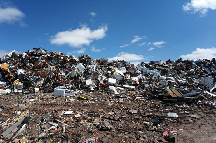 Una discarica a cielo aperto - Foto Pixabay - Emmepresse.com