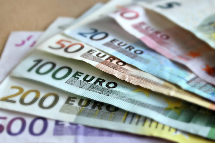 Una serie di banconote - Foto Pixabay - Emmepresse.com