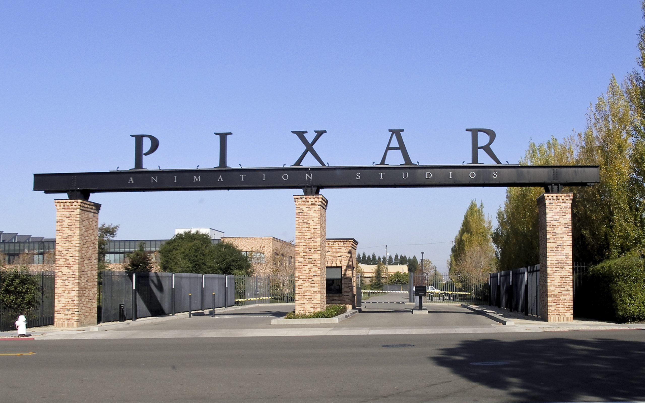 Elio: Un Viaggio Intergalattico Disney Pixar – Al Cinema dal 18 Giugno