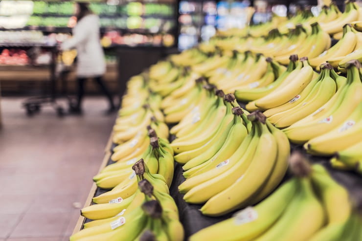 Il reparto frutta di un supermercato - Foto Pixabay - Emmepress.com