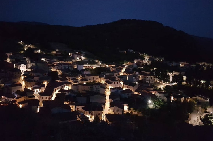 Sasso di Castalda di notte - Foto Instagram - Emmepress.com