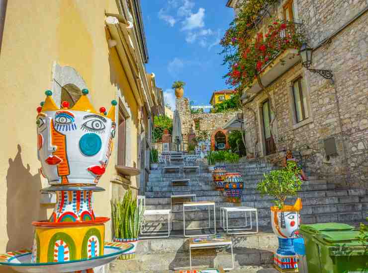 Città nostrana lontano dall'Italia
