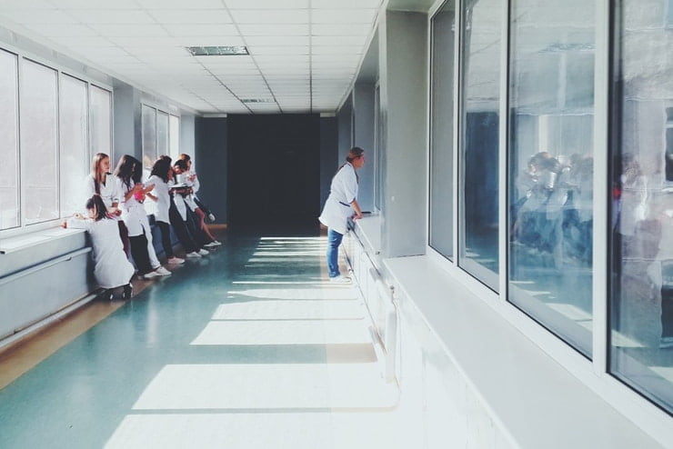 Alcuni dottori in ospedale - Foto Pixabay - Emmepress.com