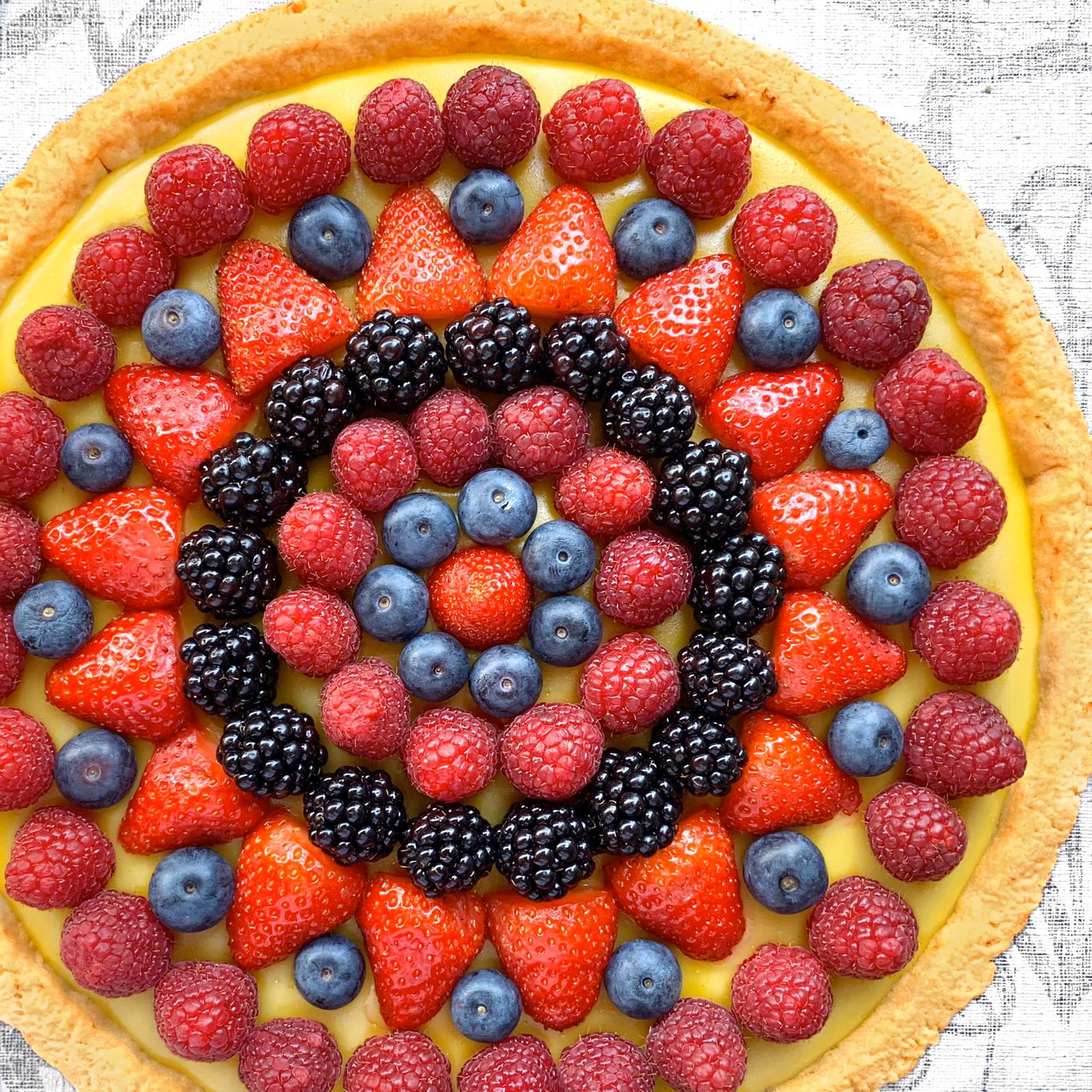 Torta con crema di frutta ai frutti di bosco: la ricetta - Magazine