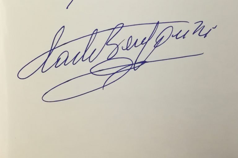 Il percorso artistico di Max Pezzali: dalle lettere d’amore a San Siro