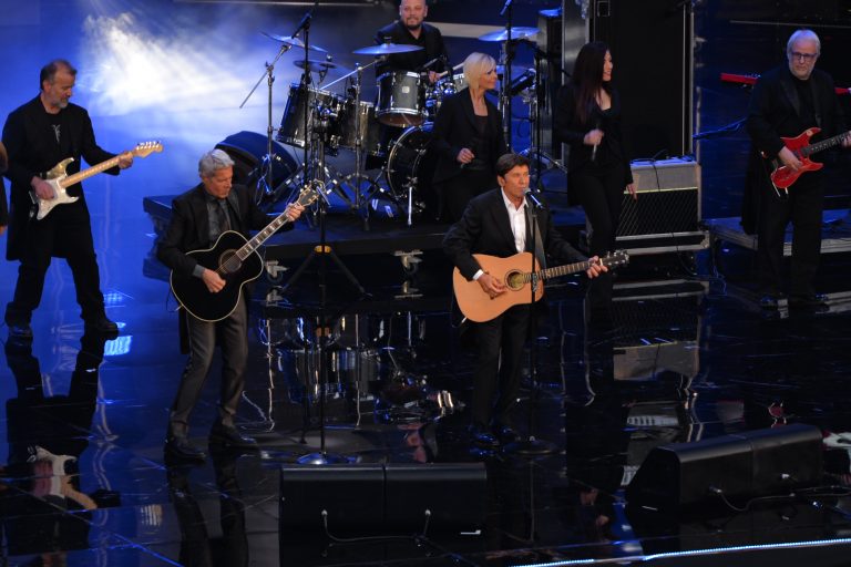 Claudio Baglioni: Un’esperienza concertistica rivoluzionaria all’Arena di Verona e in tour