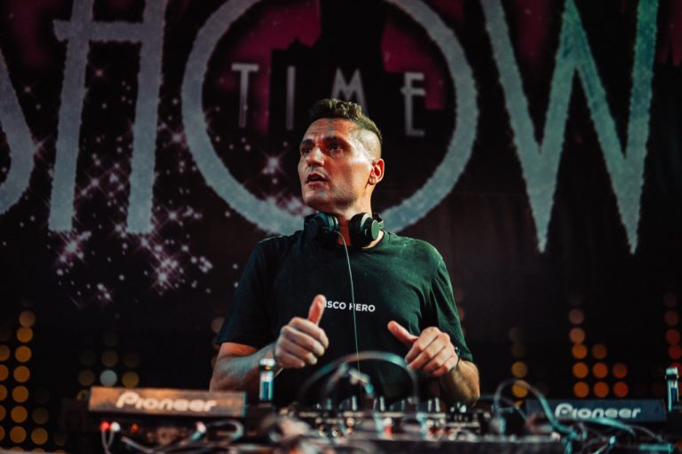 Alex Nocera: Un Maestro del Clubbing, Tra Consolle e Management