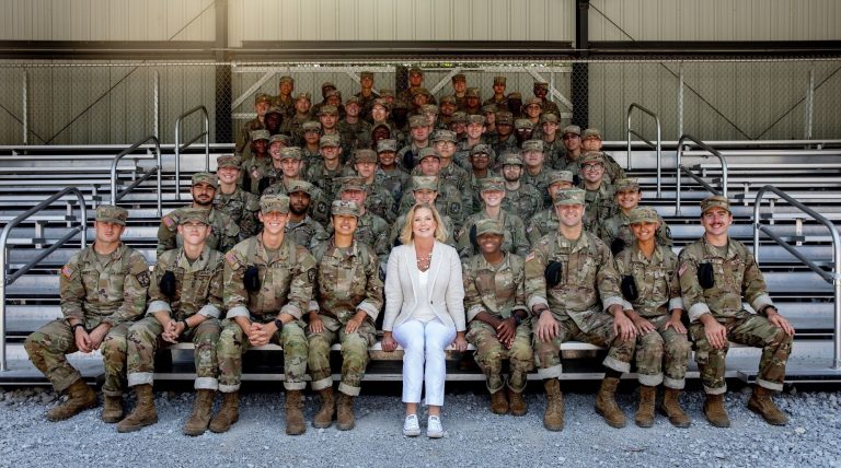 TITOLO: Arisa si confida: un periodo di profonda riflessione sui social