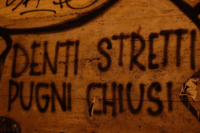 Il destino di Lorenzo Spolverato al Grande Fratello: polemiche e richiesta di squalifica