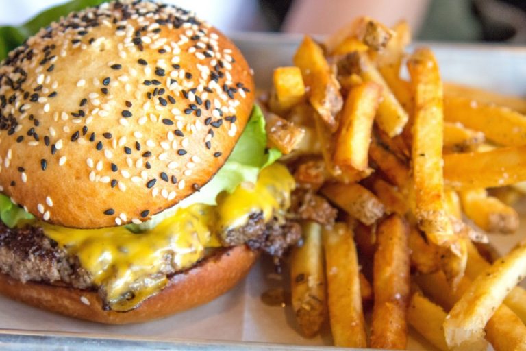 Deliziosi Burger di Soia e Melanzane: Ricetta Vegana Semplice e Gustosa