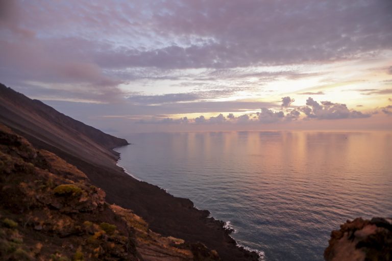 L’Isola dei Famosi: Sfide e partenze a Playa Sgamada