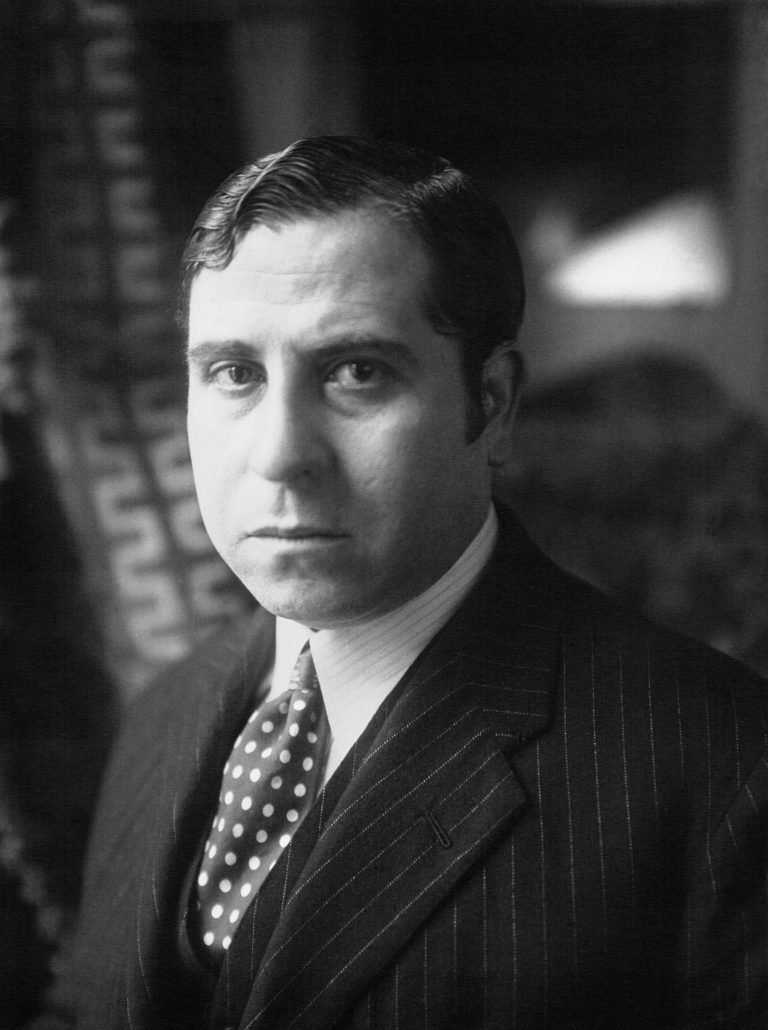 L’inutile sfarzo del piccolo schermo: dalla presunzione di Akash Kumar alla goffaggine di Pio&Amedeo, fino alla critica al Vaticano di Loredana Berté