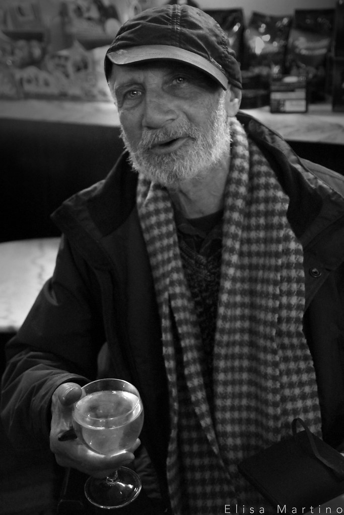 Don Cosimo Schena: Un prete, un poeta, una presenza digitale