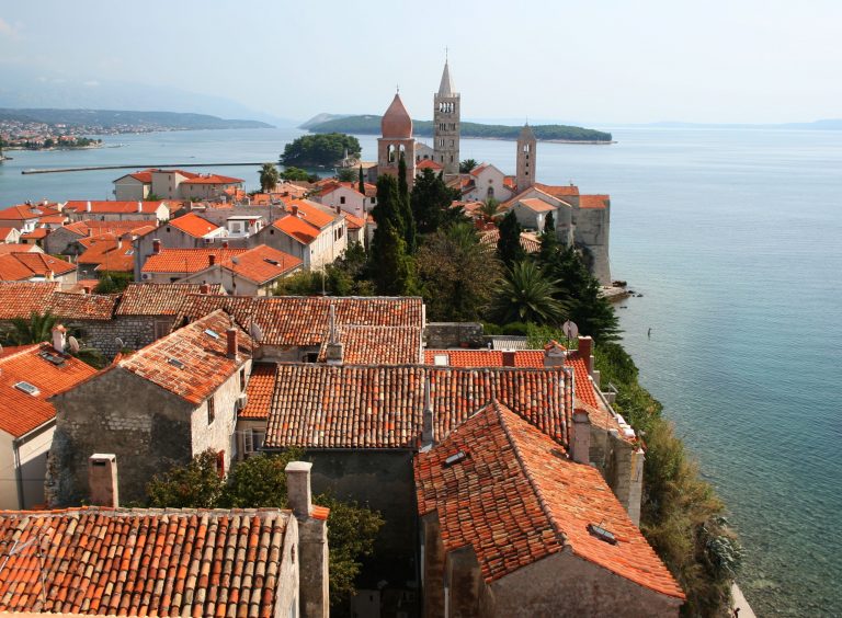 Emma: “L’Isola,” Un Viaggio Musicale Autentico