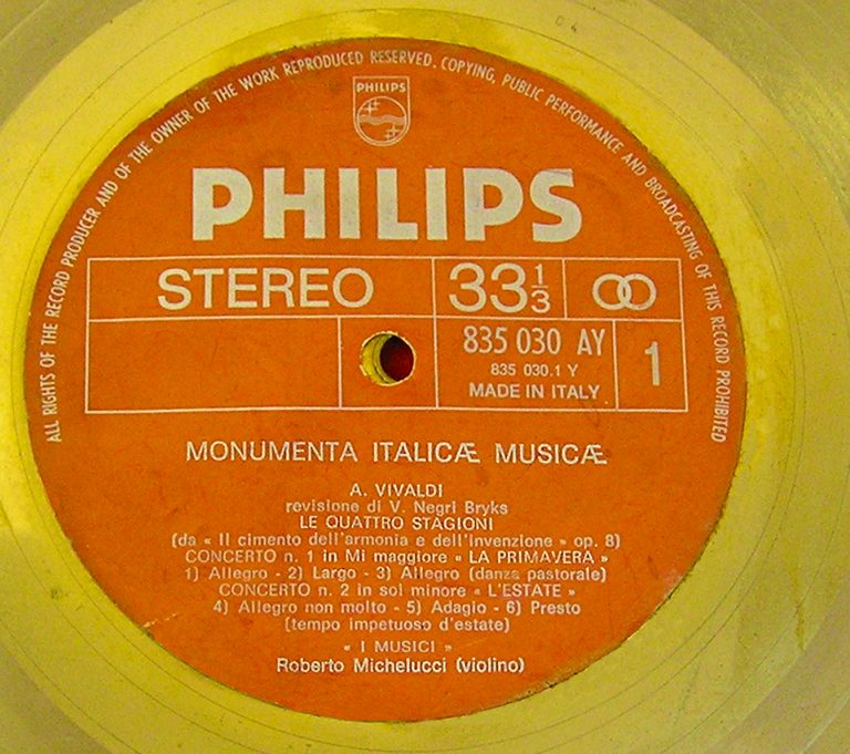 Enrico Nigiotti: “Nonno Hollywood” raggiunge il traguardo del disco d’oro