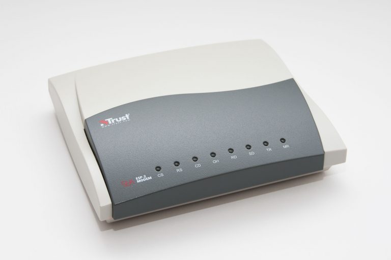 Un’epoca di connessioni dialettiche: Angelo Spagnoletti e la Generazione 56k