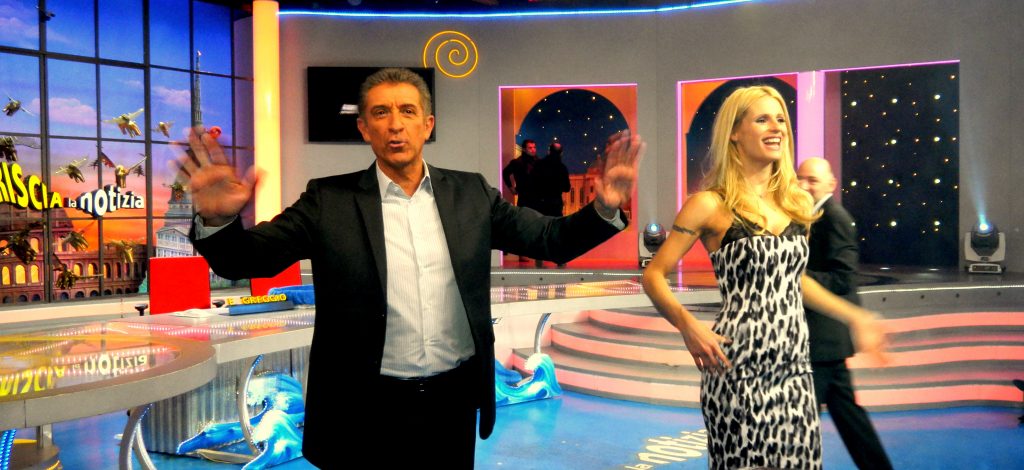 Gerry Scotti e Michelle Hunziker: un decennio di satira a Striscia la Notizia