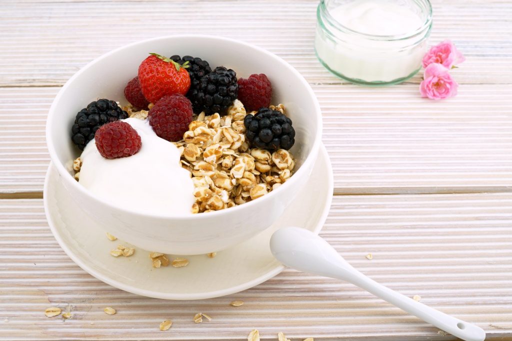 Granola vegana all’arancia e cioccolato: un tocco natalizio sano e fatto in casa