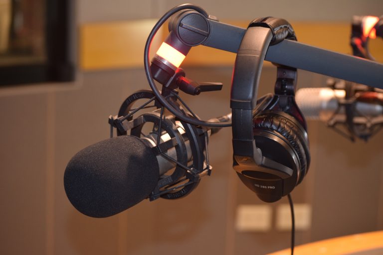 Trasformazioni: Il nuovo podcast di Luca Ravenna esplora sei mondi