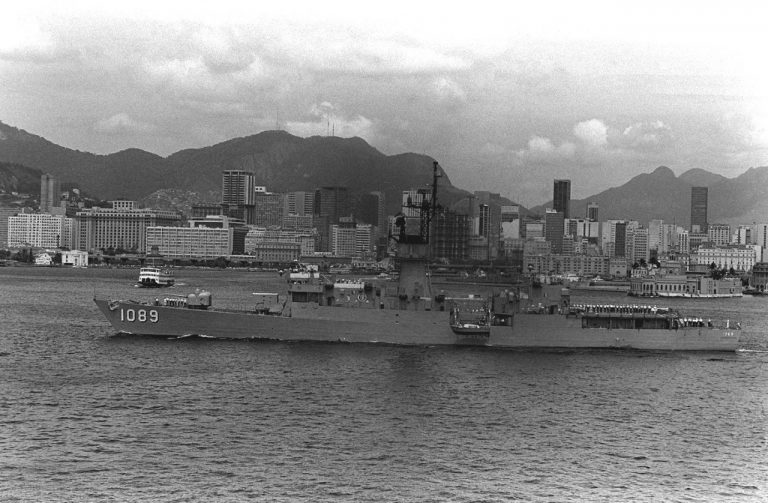 Il videoclip di J-Ax: un’esplosione di stelle dell’estate 2019