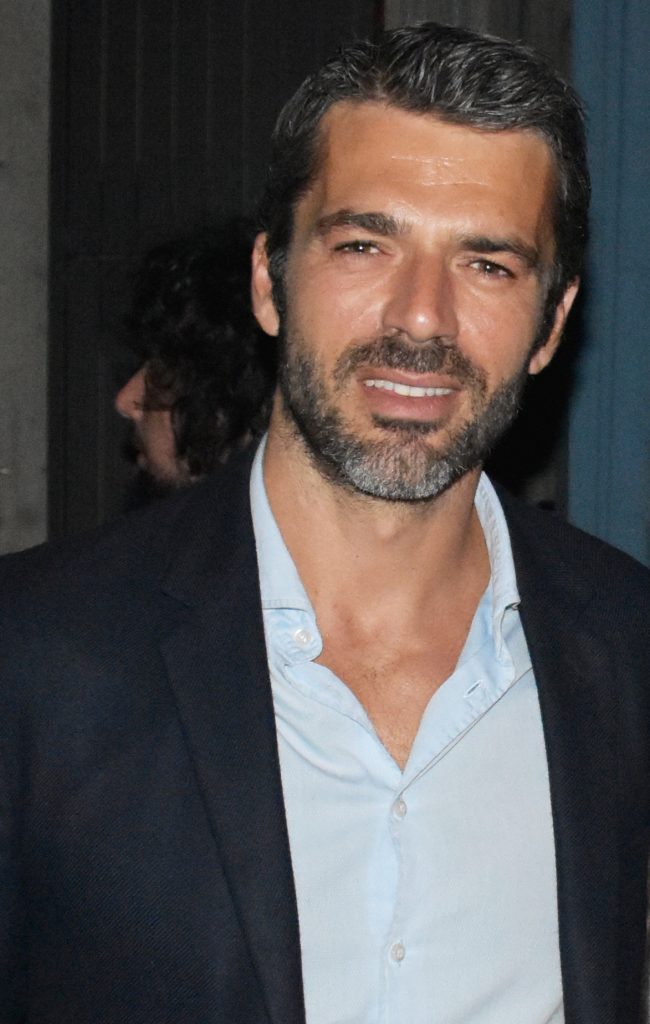 L’esordio letterario di Luca Argentero: “Annulla tutti i miei impegni”
