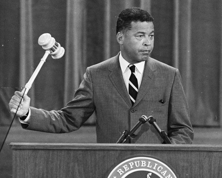 Laura Pausini: Un’icona e una colonna sonora indimenticabile per “La vita davanti a sè”