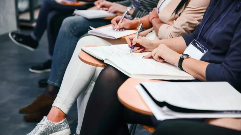 IL MINISTERO ASSUME a tempo indeterminato, basta il solo diploma | Al via il maxi concorso pubblico