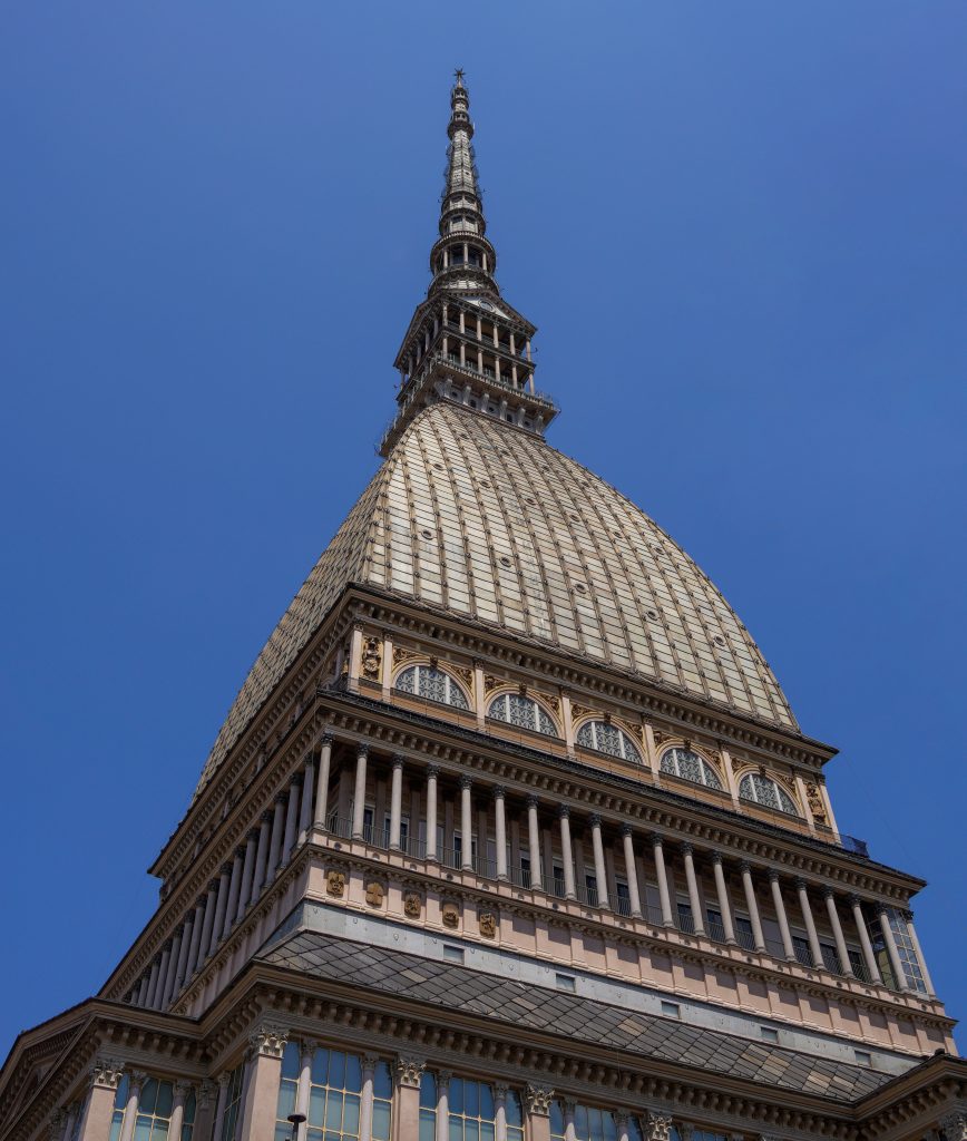 La Mole Antonelliana: un viaggio nel tempo e nello spazio del cinema torinese