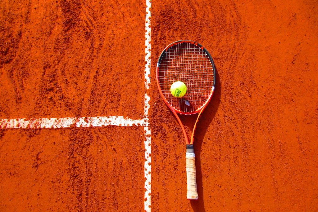 Tennis & Friends: Prevenzione e Spettacolo a Napoli con Veronica Maya e Maria Grazia Cucinotta