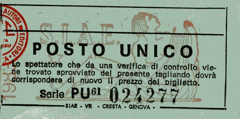 Debutto trionfale per “Tramite Amicizia” di Alessandro Siani