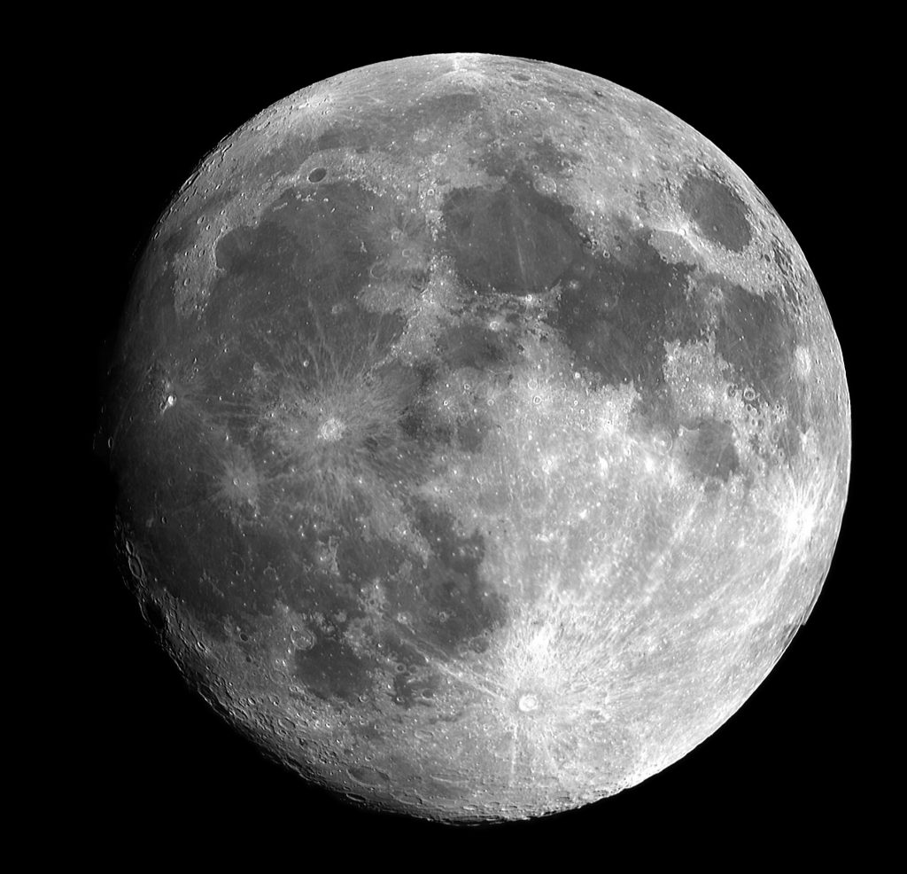 Su Rete4, un viaggio tra stelle e campioni: “Viaggio Lunare” con Giampiero Mughini