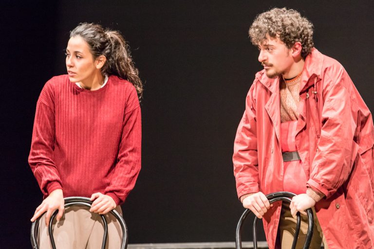 Raoul Bova e Chiara Francini: “Due,” un’esplorazione intima della vita di coppia al Teatro Manzoni