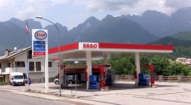 Guida intelligente: consigli per ridurre i costi del carburante