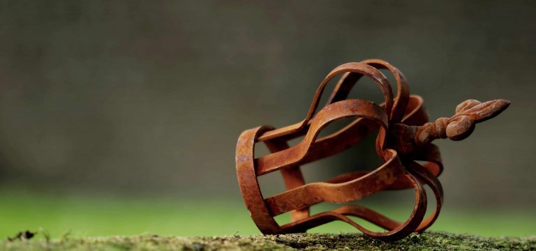 Un’Analisi di “Sacro Romano Impero: La Principessa di Charolles” di Marina Colacchi Simone