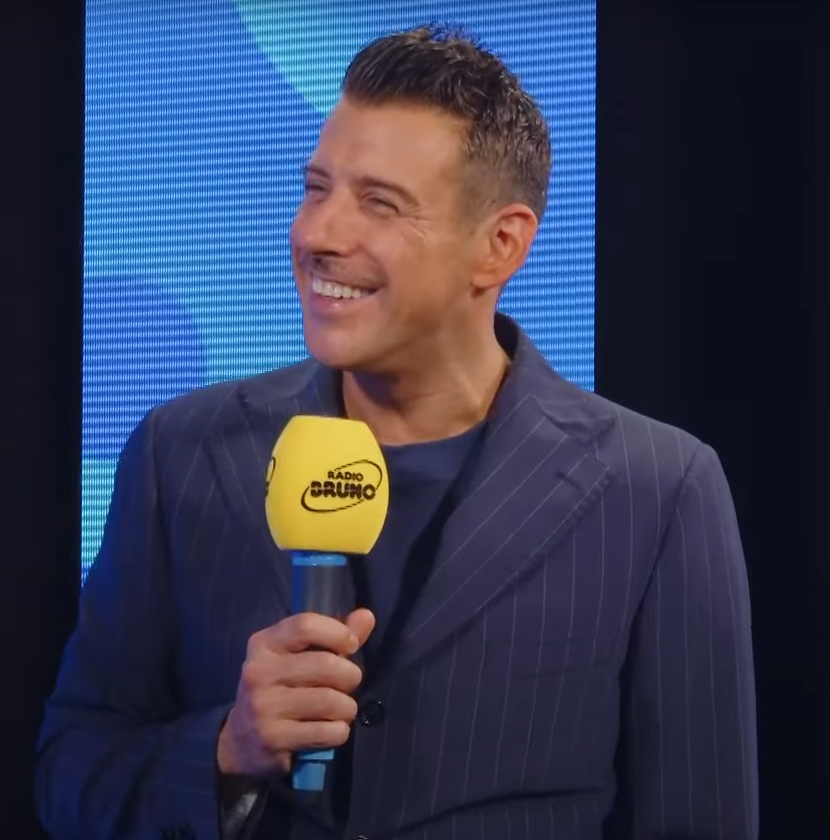 Sanremo 2024: Oltre l’Ariston, le iniziative degli artisti per conquistare il pubblico