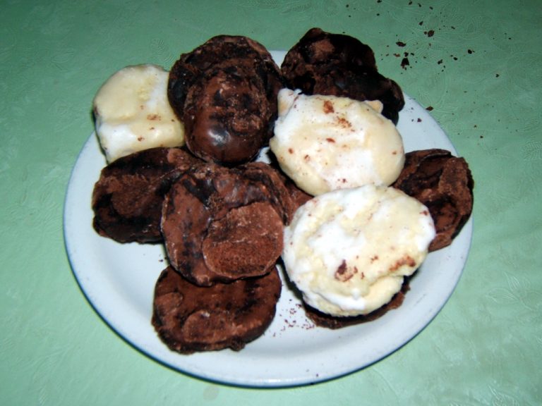 Deliziosi Biscotti Vegani all’Uvetta e Vino Rosso