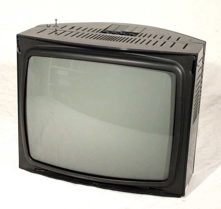 Nostalgia anni ’90: Un viaggio nel tempo con ospiti d’eccezione