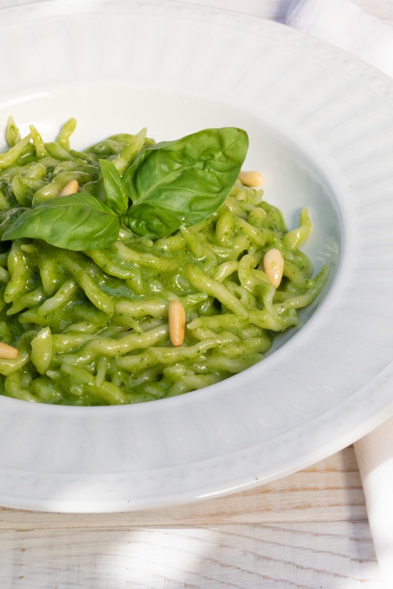 Un piatto unico vegano: Trofie integrali al forno con melanzane e salsa di tofu