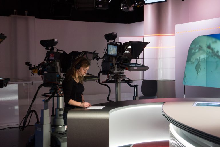 Chiusura di stagione per Matrix Chiambretti: ospiti d’eccezione su Canale 5