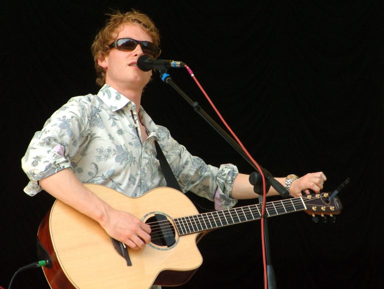 Un inedito Umberto Tozzi: concerto acustico in streaming