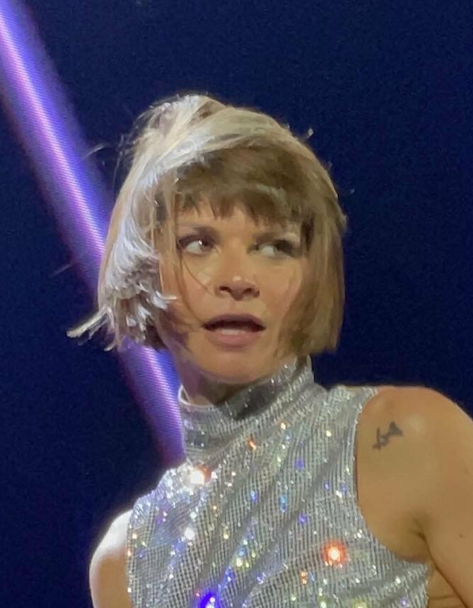 L’album “Tutto Accade” di Alessandra Amoroso: dettagli e date degli instore