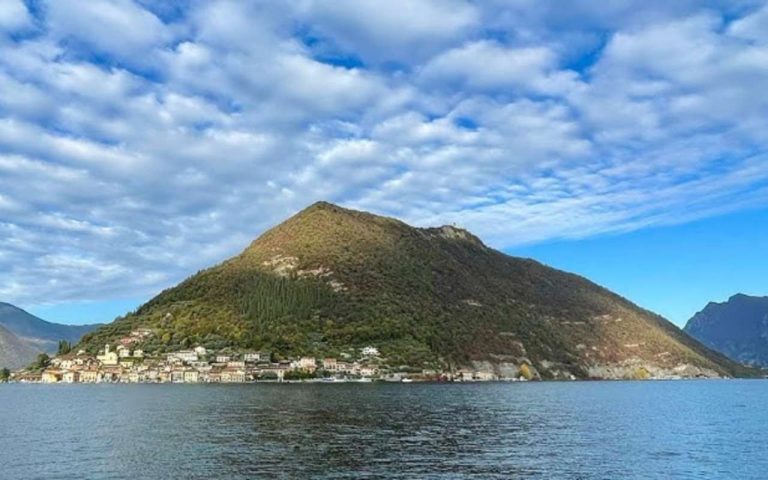 L'isola in Lombardia che fa concorrenza alle mete balneari più rinomate
