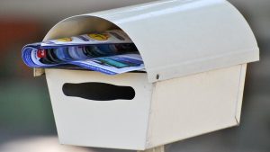 Un volantino nella cassetta delle lettere - Foto Pixabay - Emmepress.com