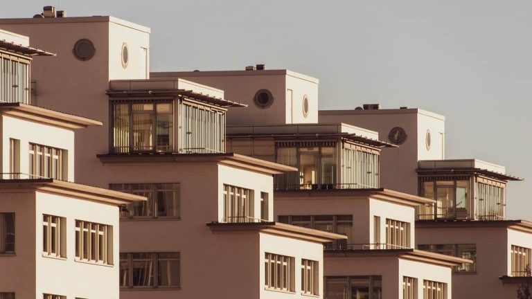 Un'insieme di case - Foto Pixabay - Emmepress.com