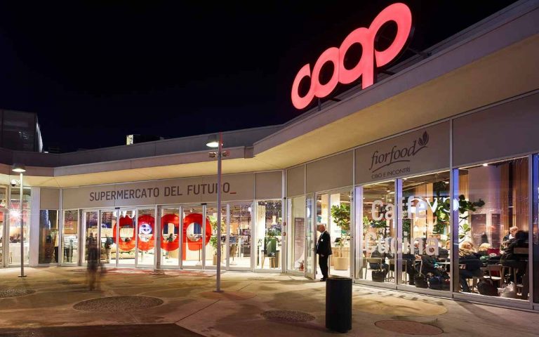 che mette in crisi i colossi dell'arredamento