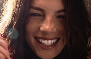 Emma Marrone con Brutta Storia