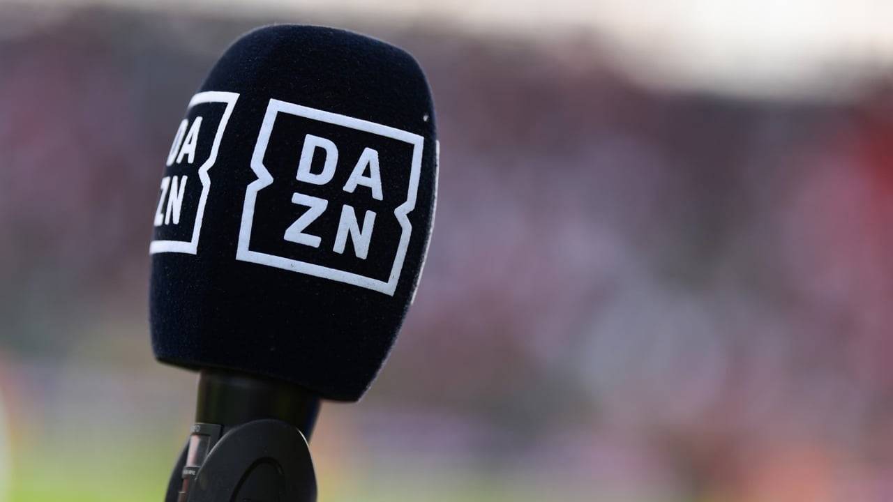 Il microfono di Dazn - Foto LaPresse - Emmepress.com
