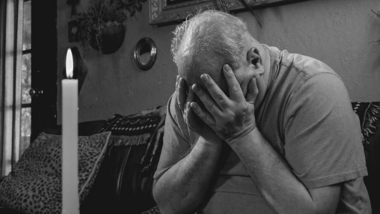 Un uomo disperato - Foto Pexels - Emmepress.com